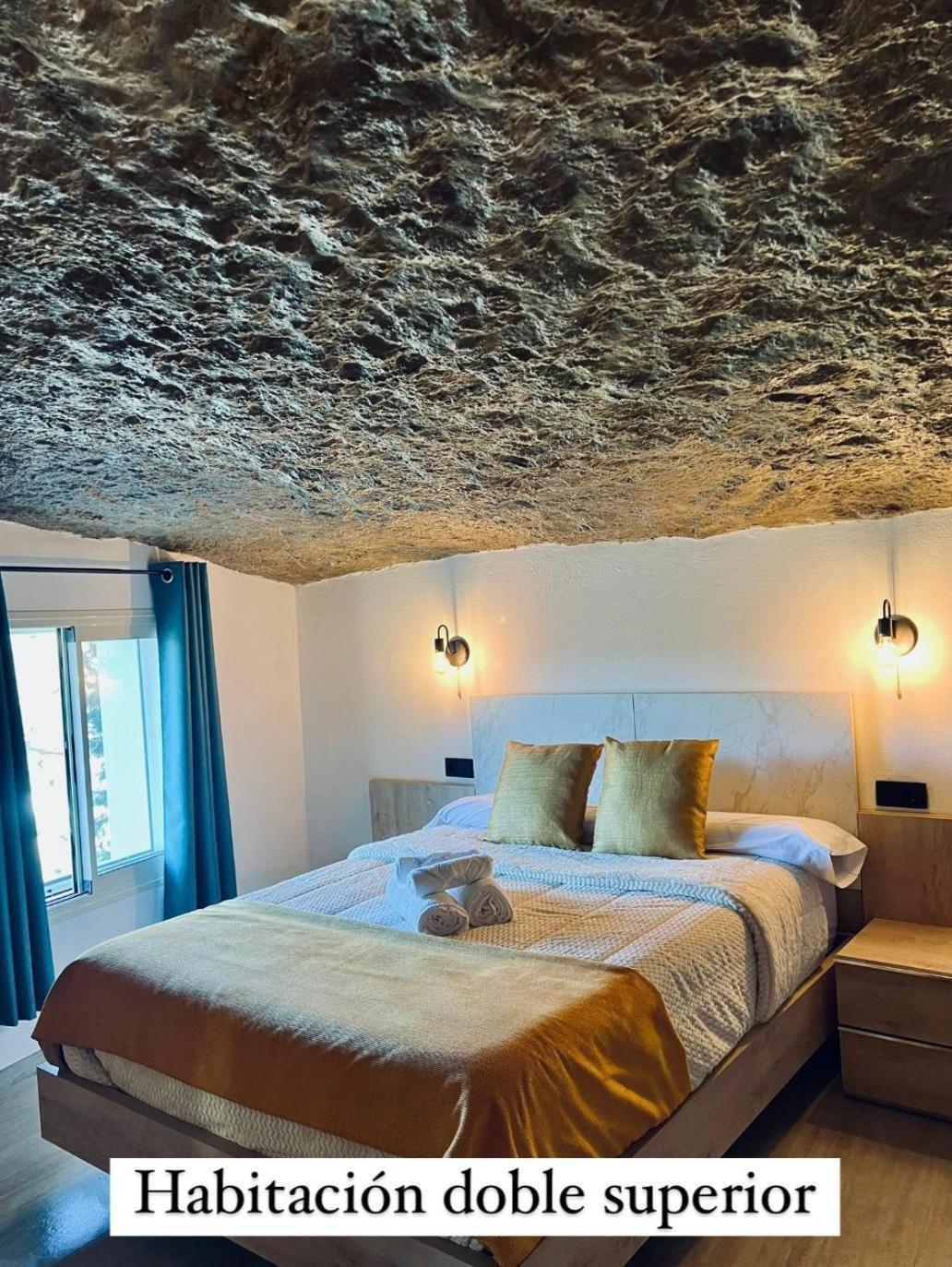 Cueva Luxe Las Calcetas Setenil De Las Bodegas Bagian luar foto